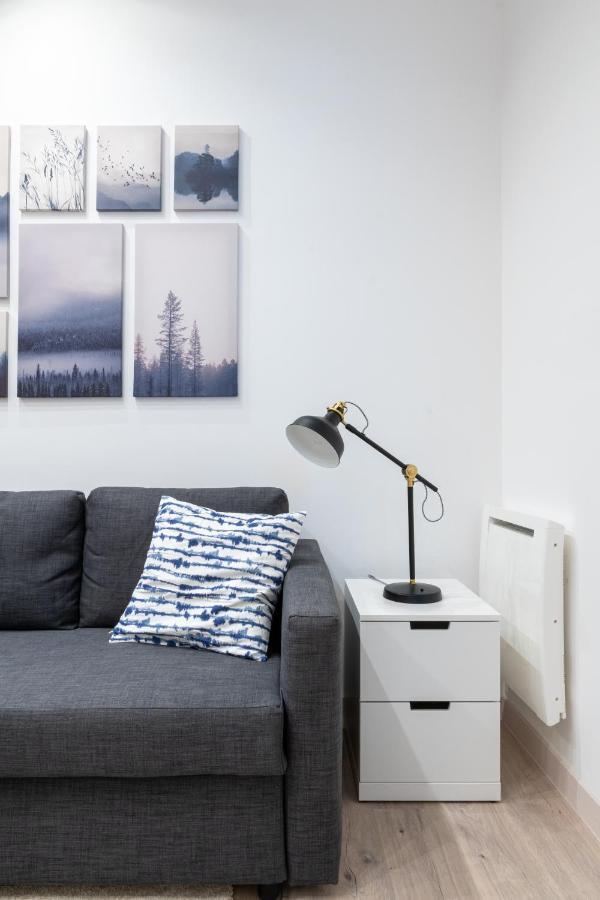 Cozy Studio Apartment 5 Min From Camp Nou Barcelona Exterior photo